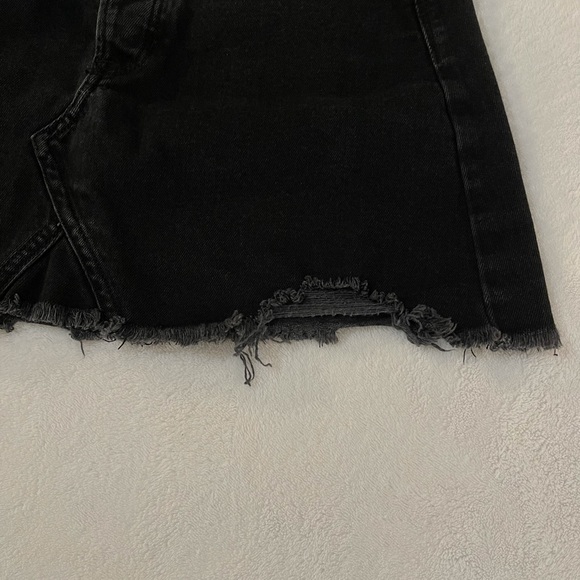 American Eagle Black Distressed Jean Skirt - Picture 6 of 8